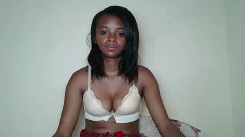 Snapshot of mayalabelle chatting on 12.23.25 mayalabelle online show from 12.23.25