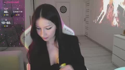 Mayales online show from 10.04.25