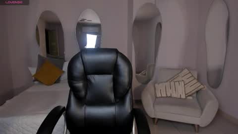 Snapshot of mayamoretti chatting on 02.02.26 Maya online show from 02.02.26