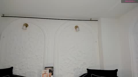 Snapshot of mayamoretti chatting on 02.15.26 Maya online show from 02.15.26