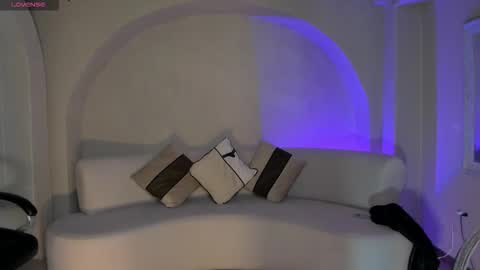 Snapshot of mayamoretti chatting on 02.25.26 Maya online show from 02.25.26