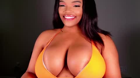 MayBabi online show from 02.10.25