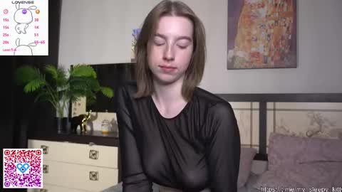 Snapshot of maydaedgin chatting on 09.10.25 Violet online show from 09.10.25