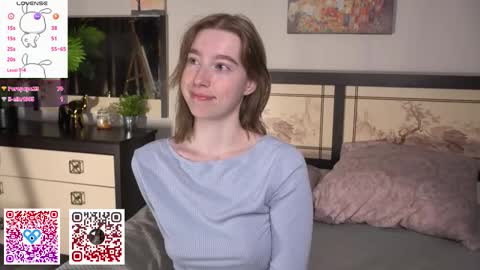 Snapshot of maydaedgin chatting on 09.20.25 Violet online show from 09.20.25
