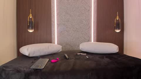 Snapshot of maye_wells_ chatting on 02.21.26 Maye Wells online show from 02.21.26