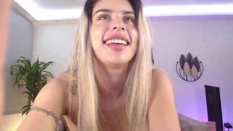 Snapshot of mayli_xx chatting on 02.07.25 ALIS online show from 02.07.25