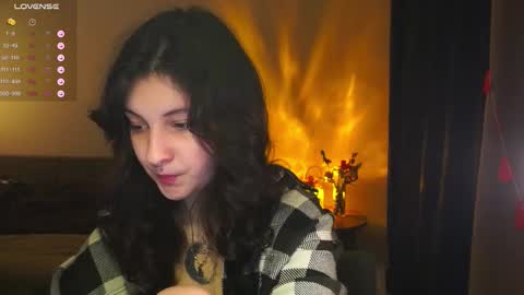 Snapshot of maymary_ chatting on 12.01.25 Mary . online show from 12.01.25