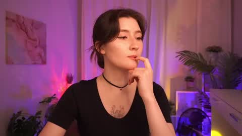 Snapshot of mayshawty chatting on 06.18.26 May online show from 06.18.26