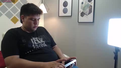 Snapshot of mazenrois chatting on 01.15.26 mazen online show from 01.15.26