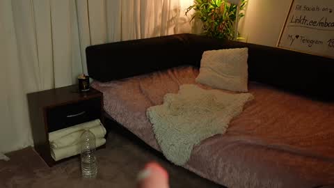 Snapshot of mbca chatting on 01.26.25 Anna IG mbca anna online show from 01.26.25