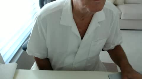 Snapshot of mbeastie chatting on 06.25.26 Beastie online show from 06.25.26