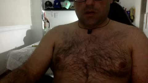 Snapshot of mbotve chatting on 06.22.26 VzlaMan online show from 06.22.26