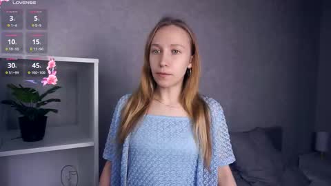 Snapshot of mckenziedyen chatting on 11.12.25 Mary online show from 11.12.25