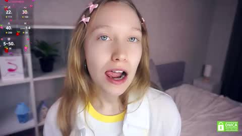 Snapshot of mckenziedyen chatting on 11.27.25 Mary online show from 11.27.25