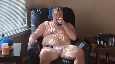 Snapshot of mckhero chatting on 09.28.25 Sean online show from 09.28.25