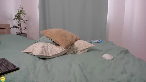 Nessa online show from 02.18.25