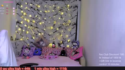 Snapshot of me_hanna chatting on 12.14.24 Hanna online show from 12.14.24