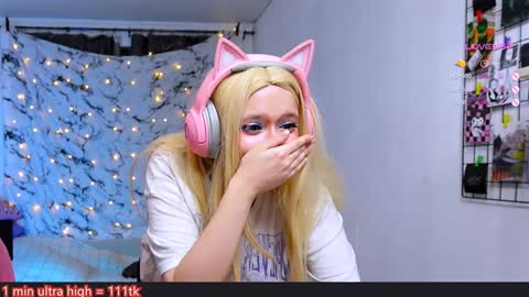 Snapshot of me_hanna chatting on 02.01.25 Hanna online show from 02.01.25