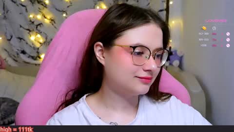 Snapshot of me_hanna chatting on 02.01.25 Hanna online show from 02.01.25