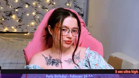 Snapshot of me_hanna chatting on 02.23.25 Hanna online show from 02.23.25