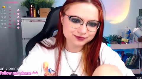 Snapshot of me_hanna chatting on 10.03.25 Hanna online show from 10.03.25