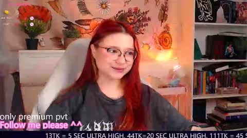Snapshot of me_hanna chatting on 11.22.25 Hanna online show from 11.22.25
