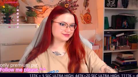 Snapshot of me_hanna chatting on 11.30.25 Hanna online show from 11.30.25