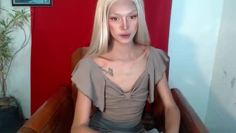 Snapshot of meaxox1 chatting on 01.13.26 mea online show from 01.13.26