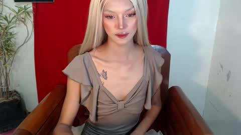 Snapshot of meaxox1 chatting on 01.14.26 mea online show from 01.14.26