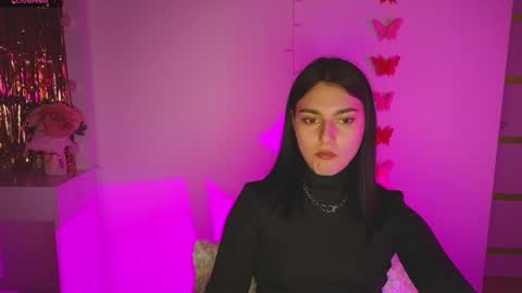 Snapshot of medina_andress chatting on 03.06.25 Dina online show from 03.06.25