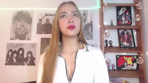 Snapshot of meeowlody chatting on 01.12.25 Emily online show from 01.12.25