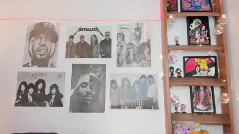 Snapshot of meeowlody chatting on 09.08.25 Emily online show from 09.08.25