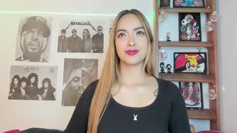 Snapshot of meeowlody chatting on 11.26.25 Emily online show from 11.26.25