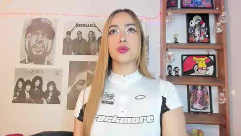 Snapshot of meeowlody chatting on 11.30.25 Emily online show from 11.30.25