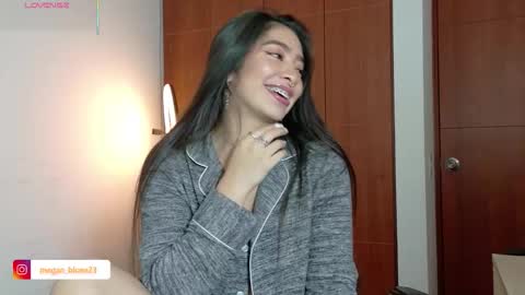 Megan Bluee online show from 01.19.26