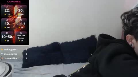 Megan and sophi online show from 10.27.25