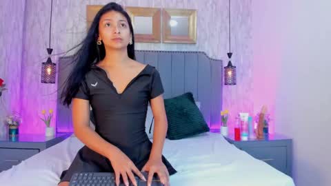 Carolina Paez online show from 02.22.25