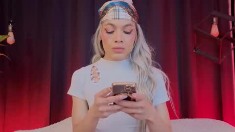 megan do santos online show from 10.22.25