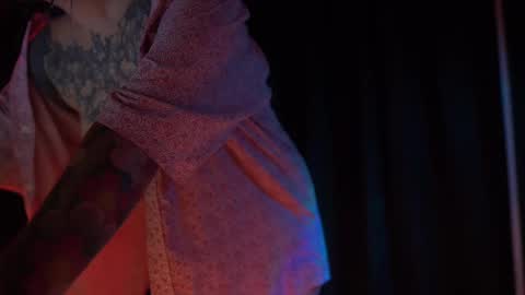 Snapshot of megan_evaans chatting on 01.31.25 welcome guys   please  help me to reach 100 hands up Thanks  online show from 01.31.25