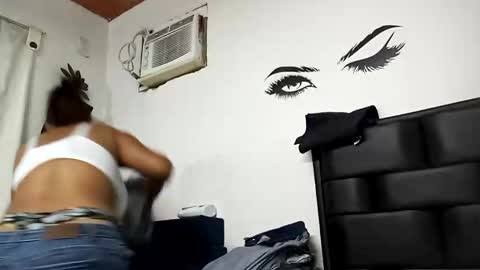 Snapshot of megan_greyxx chatting on 11.19.25 megan_greyxx online show from 11.19.25