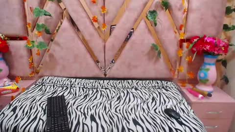 Snapshot of megan_latinn chatting on 12.19.24 megan_latinn online show from 12.19.24