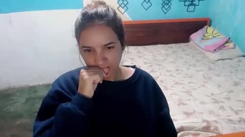 Snapshot of megan_little_ chatting on 01.10.25 amanda online show from 01.10.25