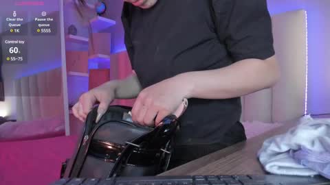     online show from 03.04.25