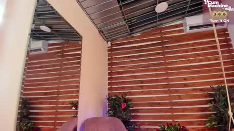 Snapshot of megan_raiin chatting on 02.16.25 megan_raiin online show from 02.16.25