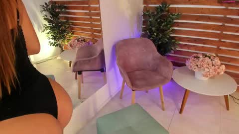 Snapshot of megan_raiin chatting on 03.12.25 megan_raiin online show from 03.12.25