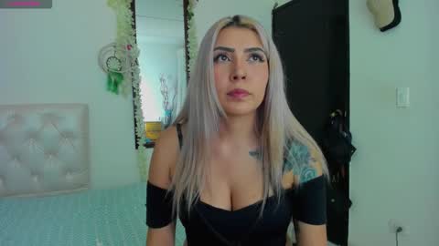 Snapshot of megan_sexrose chatting on 02.07.25 Megan rose online show from 02.07.25