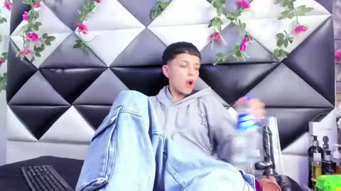 Snapshot of megan_thompsonn_ chatting on 10.28.25 megan_thompsonn_ online show from 10.28.25