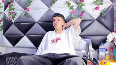 Snapshot of megan_thompsonn_ chatting on 11.20.25 megan_thompsonn_ online show from 11.20.25