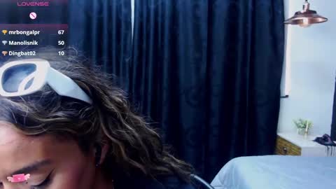 M E G A N   online show from 12.02.24