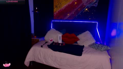 M E G A N   online show from 12.21.24